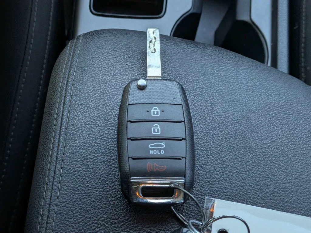 Used 2020 Purple Kia LX image 26