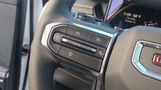 New 2027 Summit White GMC Elevation image 22