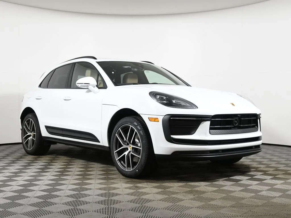 2026 Porsche Macan - Photo 9