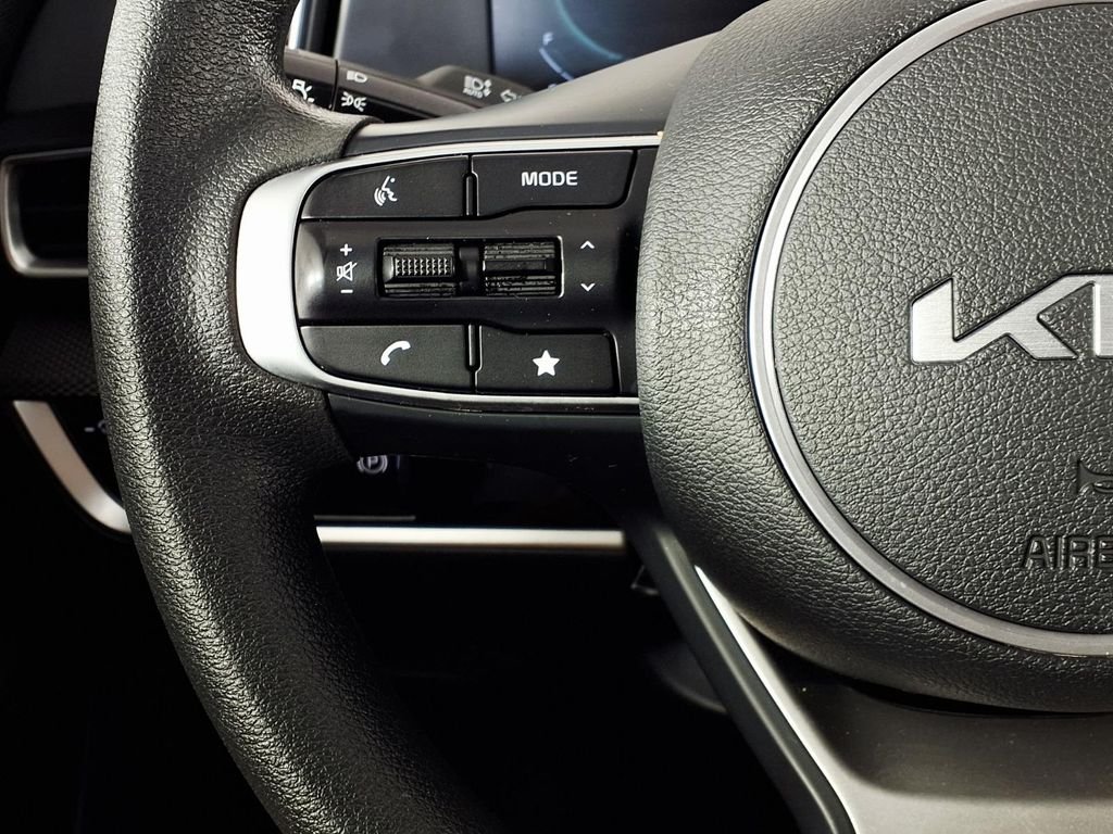 Used 2023 Black Kia LX image 18