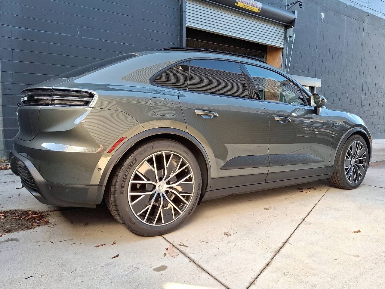 2025 Porsche Macan Base - Photo 8