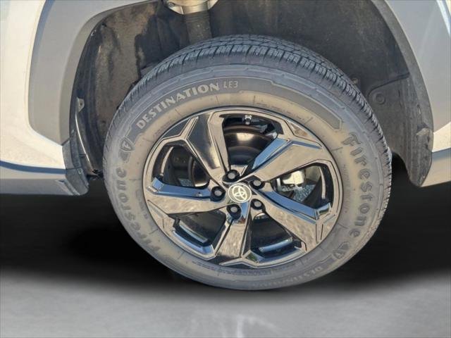 Certified Used 2024 SILVER SKY METALLIC Toyota  image 30