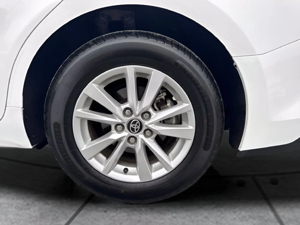 Used 2025 White Toyota LE image 29