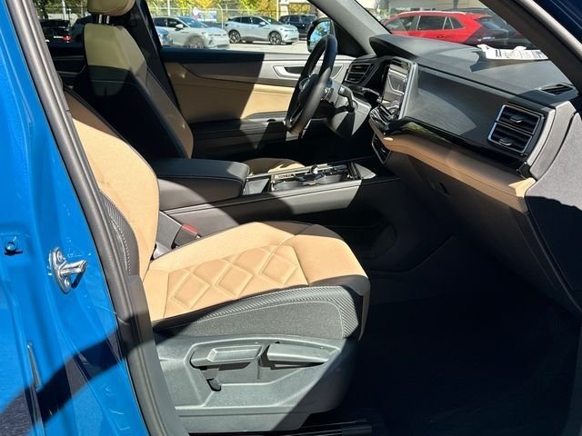 New 2026 Mountain  Lake Blue Metallic Volkswagen 2.0T SE w/Technology image 13