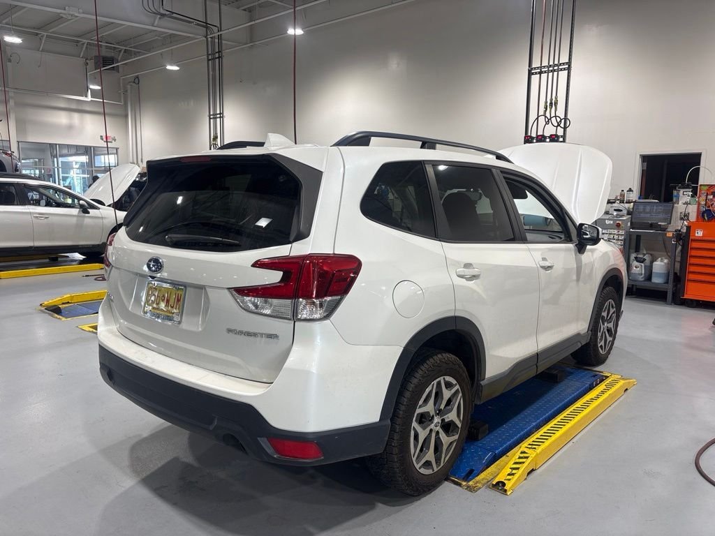 Used 2019 White Subaru Premium image 4