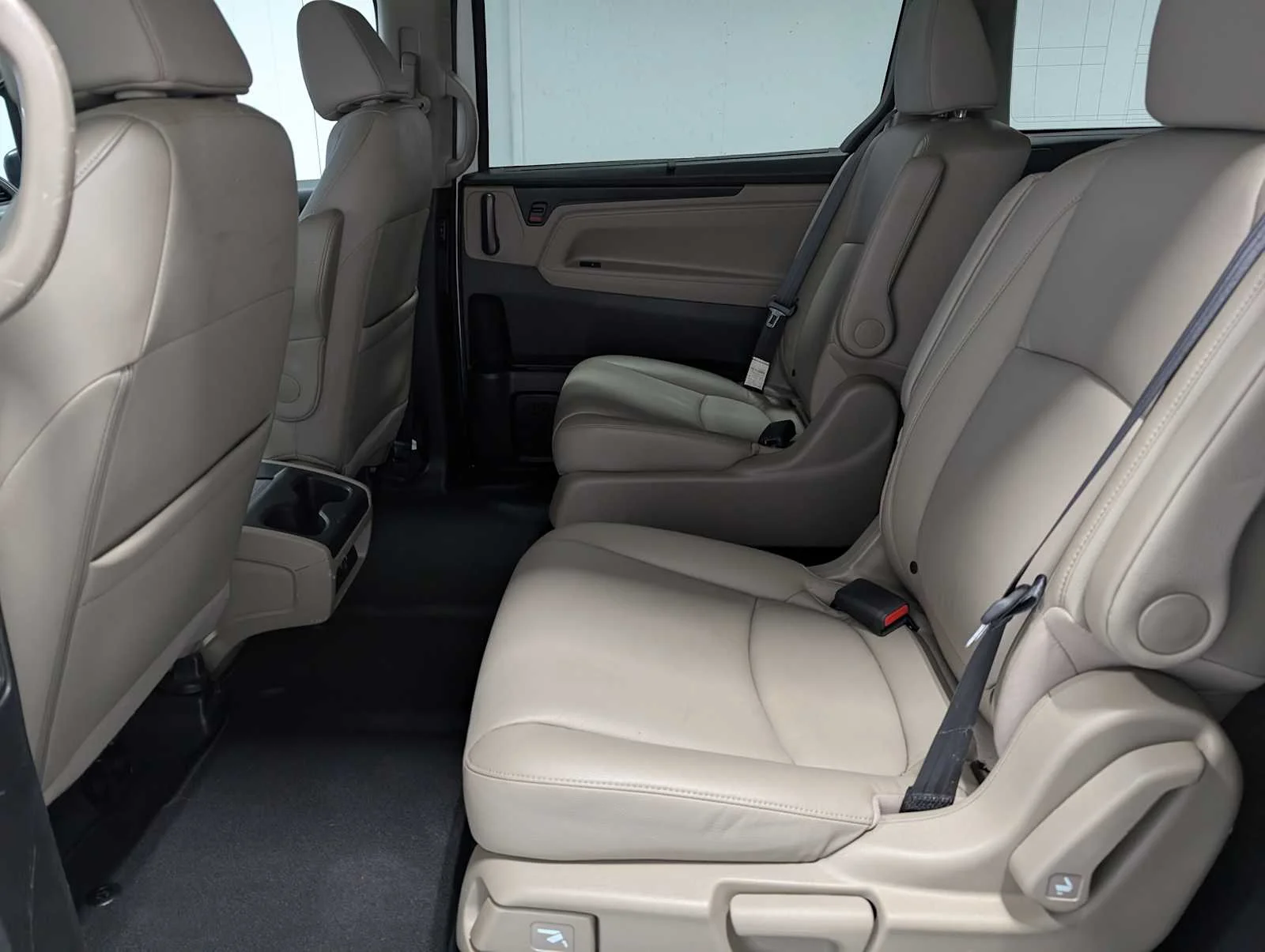 Used 2019 White Diamond Pearl Honda EX-L image 24