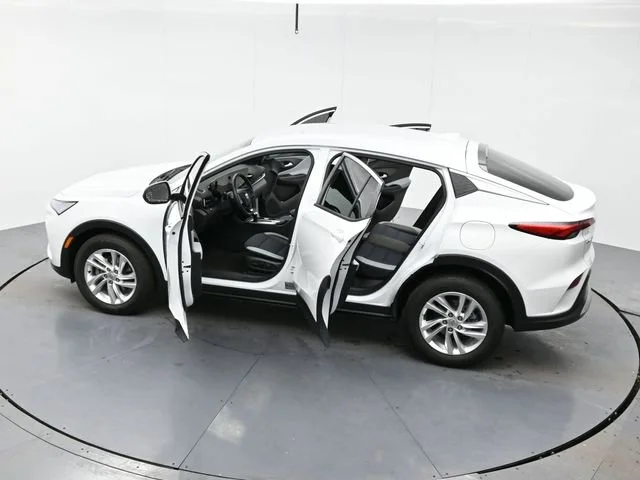 Used 2025 Summit White Buick Preferred image 38