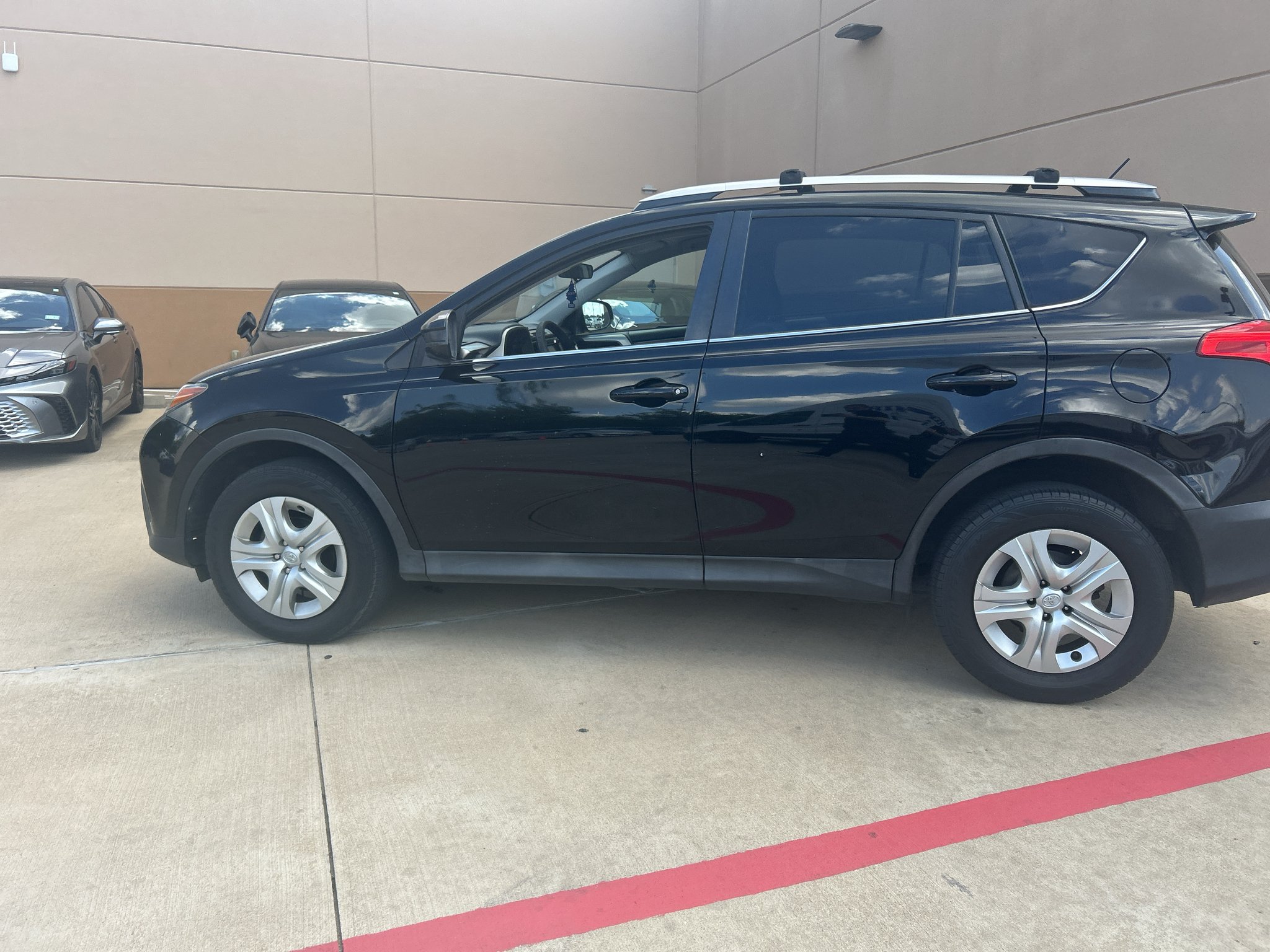 Used 2015 Black Toyota LE image 8