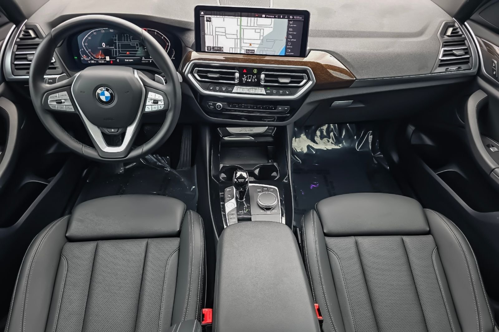 Used 2024  BMW xDrive30i image 12