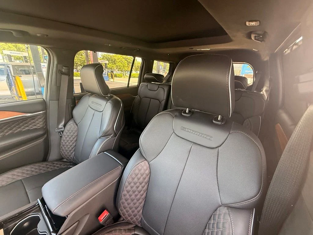 New 2026 Baltic Gray Metallic Clear-Coat Exterior Paint Jeep Summit image 25