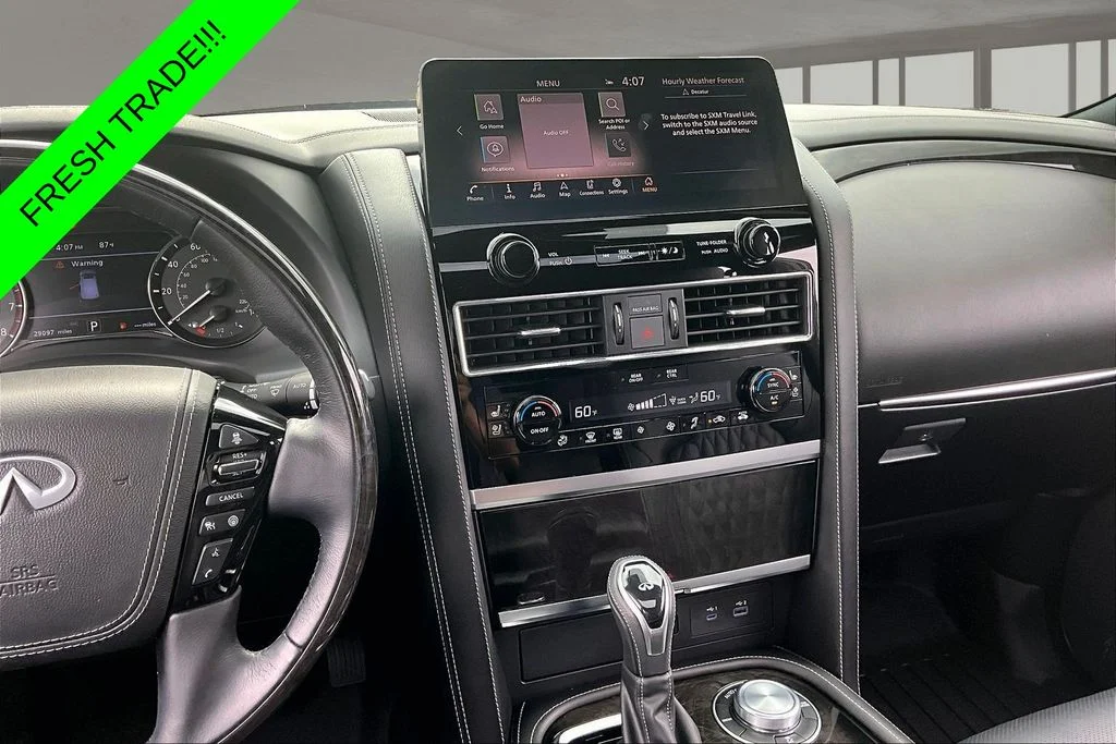 Used 2024 White INFINITI Sensory image 9