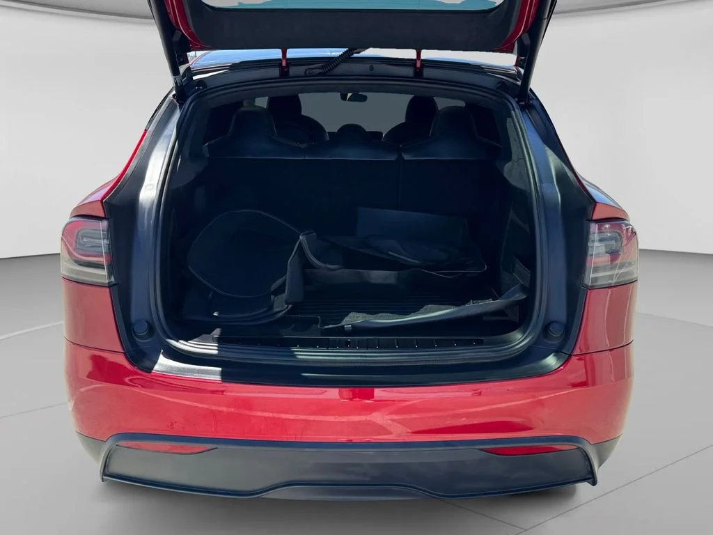 Used 2023  Tesla Base image 19