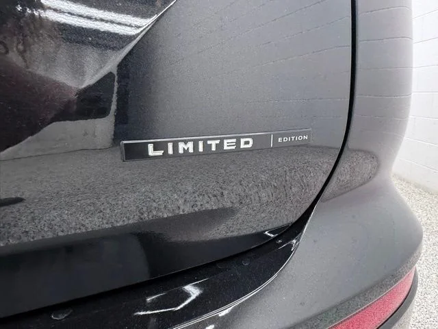 New 2026 Black Mitsubishi LE image 11
