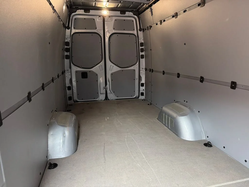 Used 2025 Silver Mercedes-Benz Cargo 170 WB image 31