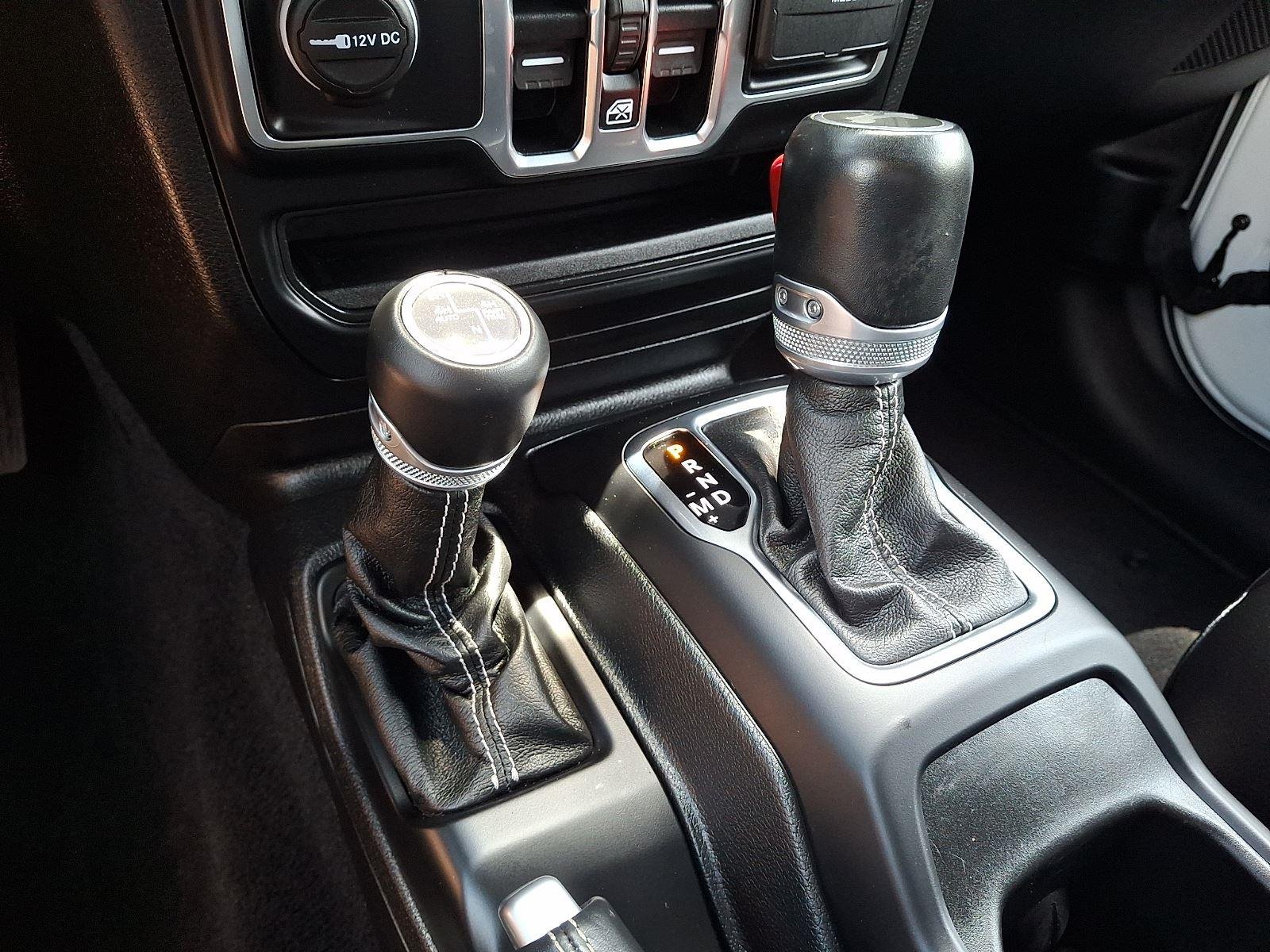 Used 2021 Bright White Clearcoat Jeep Unlimited Sahara image 14