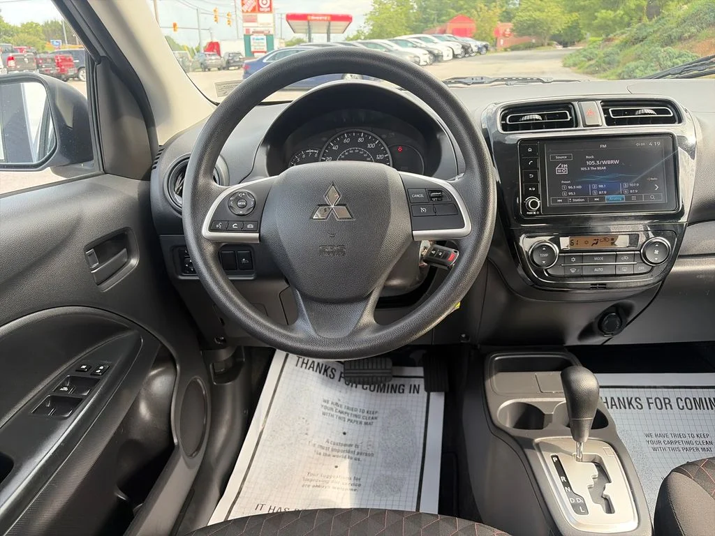 Used 2024 Silver Mitsubishi ES image 13