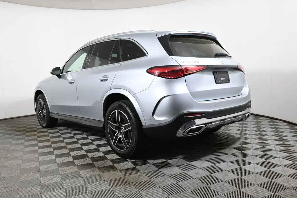 New 2026 Silver Mercedes-Benz GLC 300 image 5