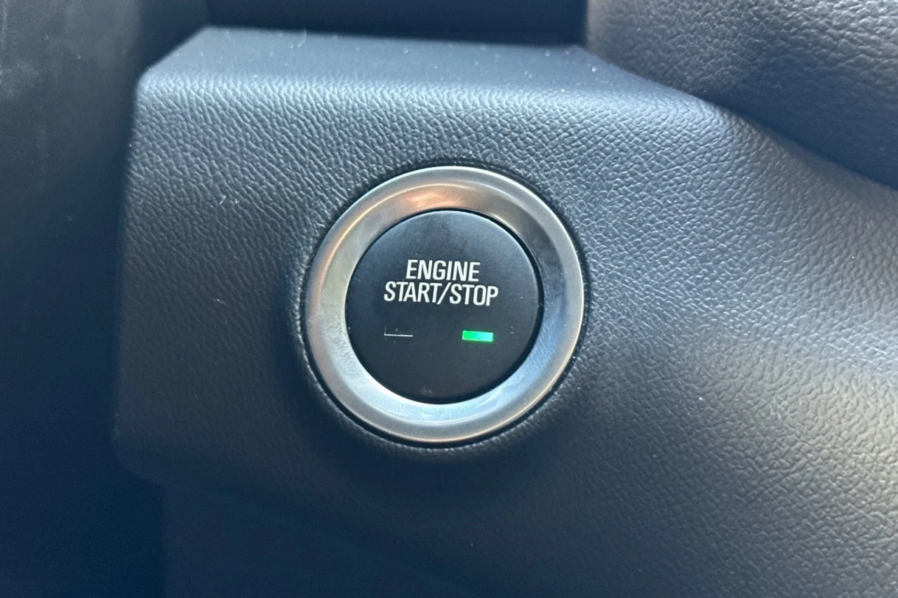 Used 2024 BLACK GMC SLE image 21