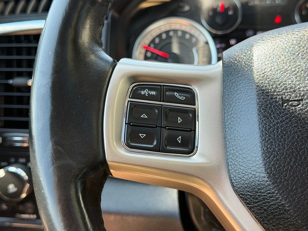 Used 2017 Silver Ram Laramie image 15