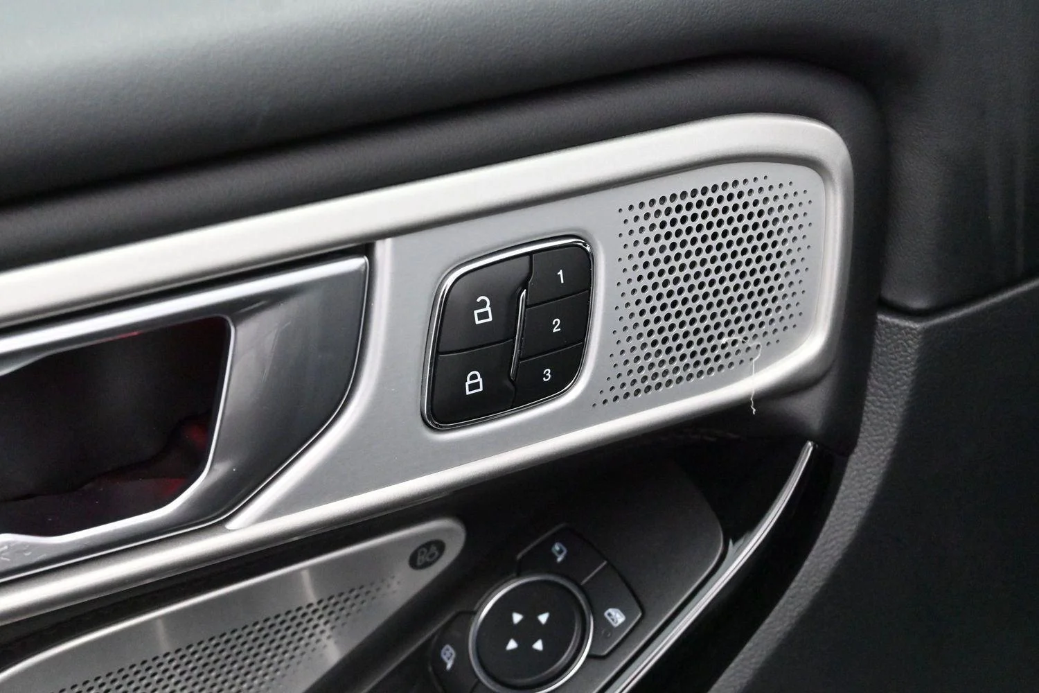 Used 2022 Agate Black Ford Platinum image 10