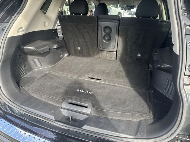 Used 2019 Black Nissan S image 12