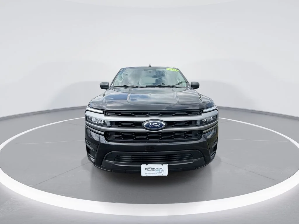 Used 2024 Gray Ford XLT image 3