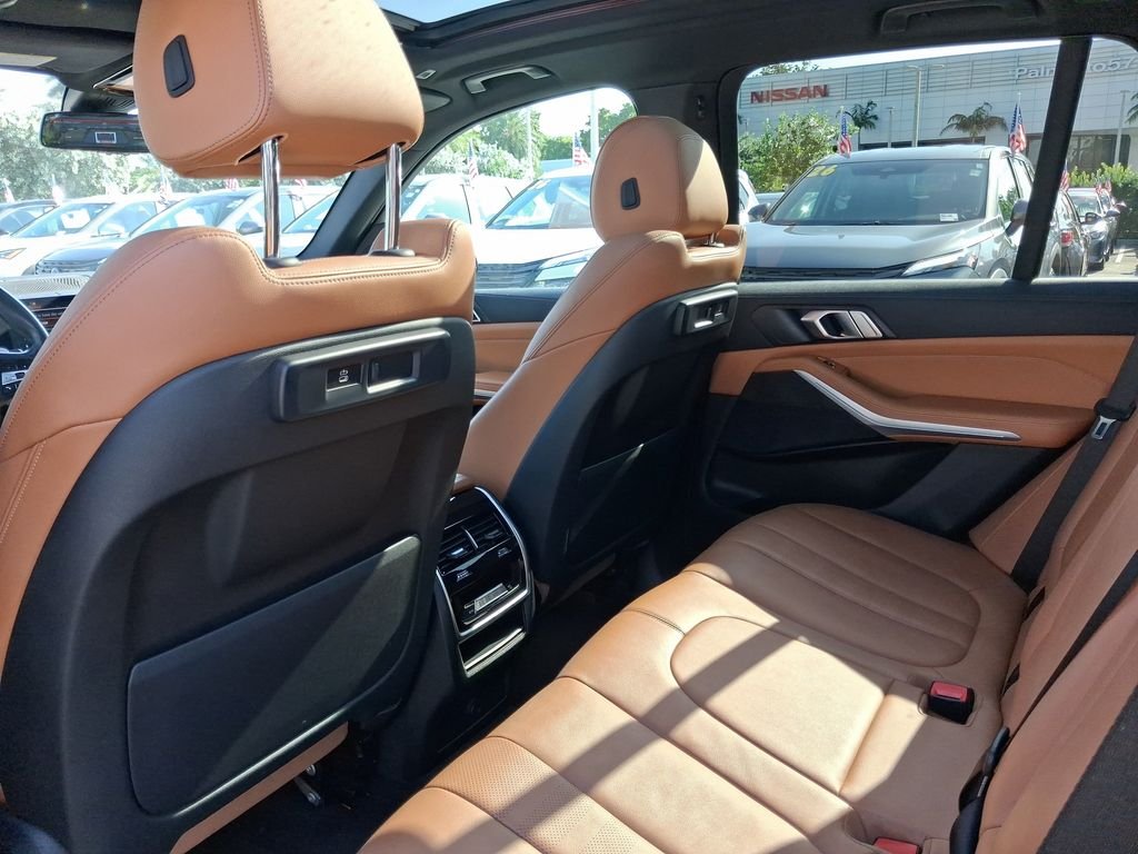 Used 2021 Blue BMW sDrive40i image 14