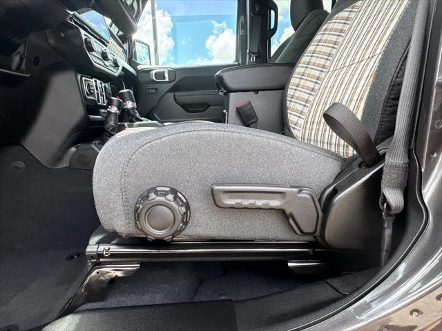 New 2026 Granite Crystal Metallic Clear-Coat Exterior Paint Jeep 85th Anniversary Edition image 19