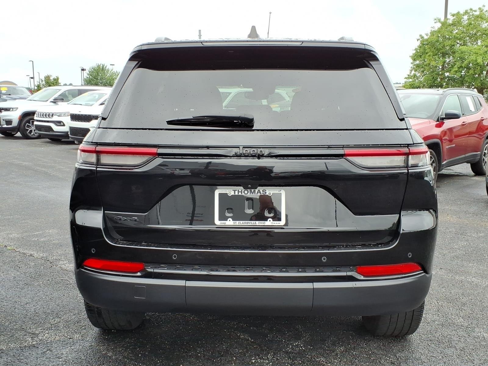 Certified Used 2024 Diamond Black Crystal Pearl Coat Jeep Altitude image 5