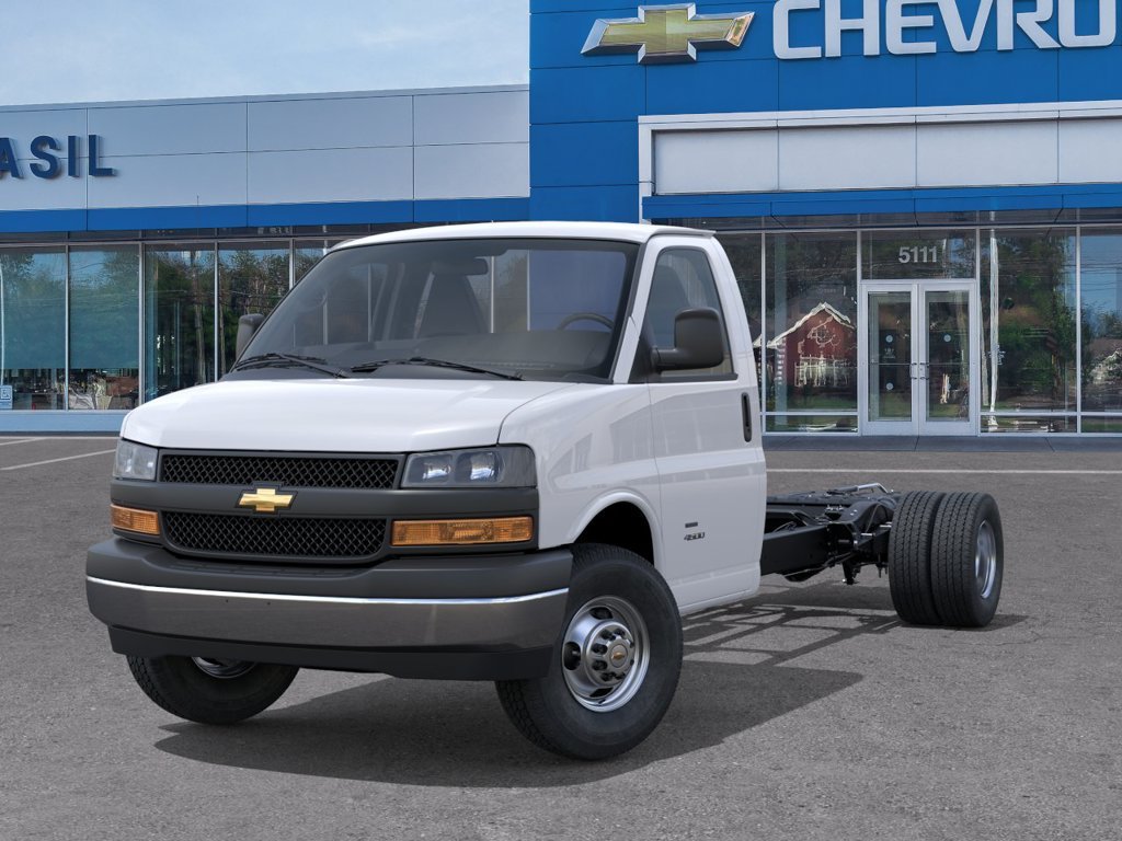 New 2026 Summit White Chevrolet 1WT image 6