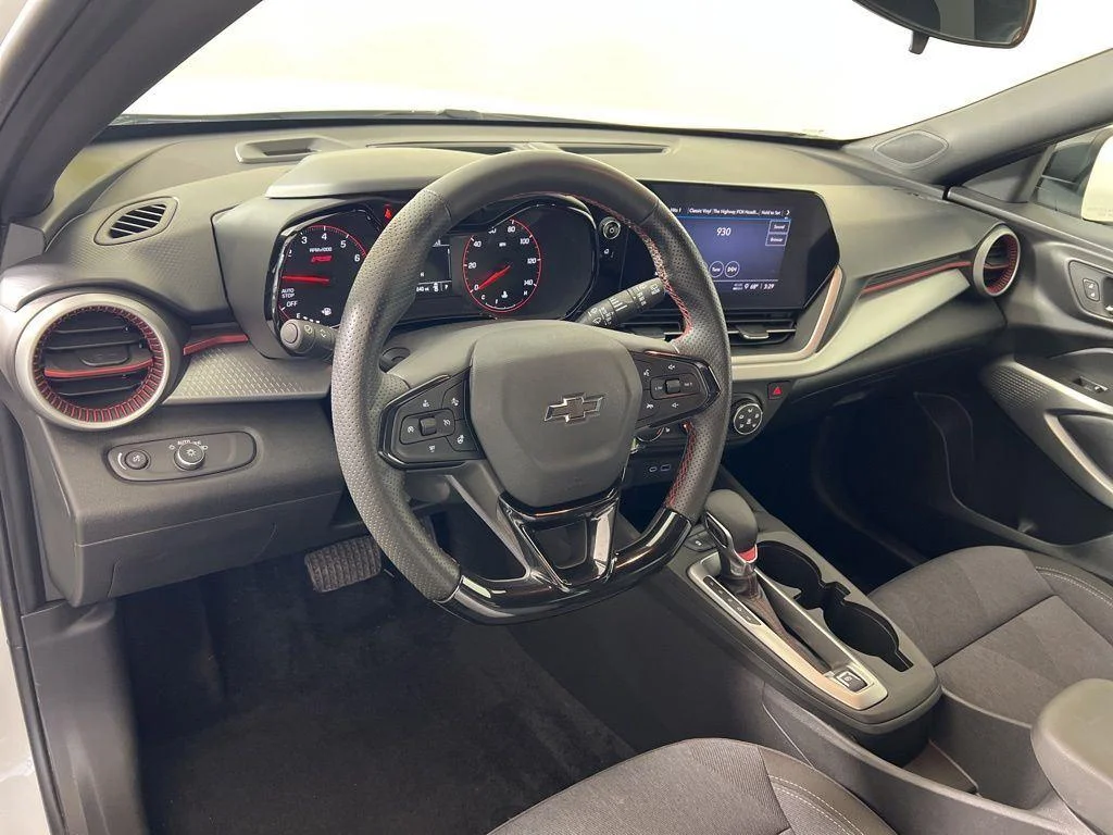 Used 2024 Summit White Chevrolet 1RS image 4