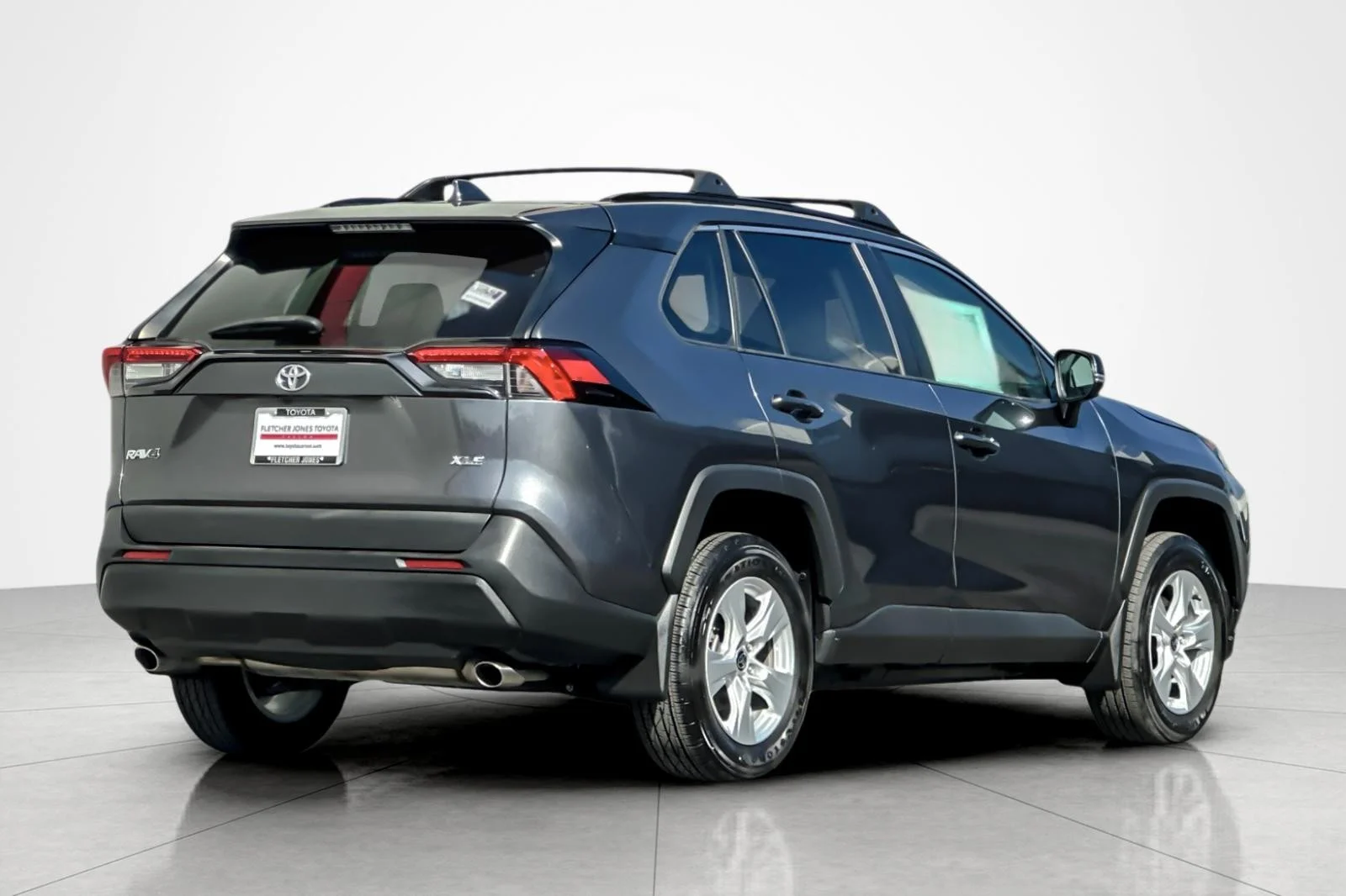 Used 2021 MAGNETIC GRAY Toyota XLE image 5