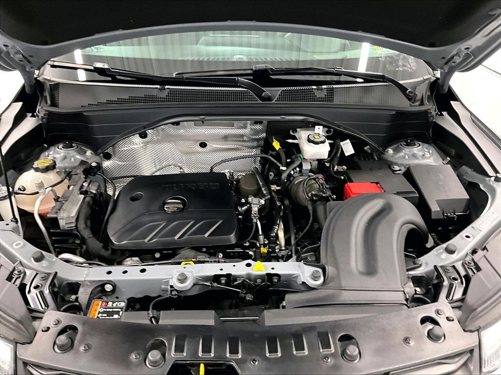 Used 2025 Sterling Gray Metallic Chevrolet LT image 28