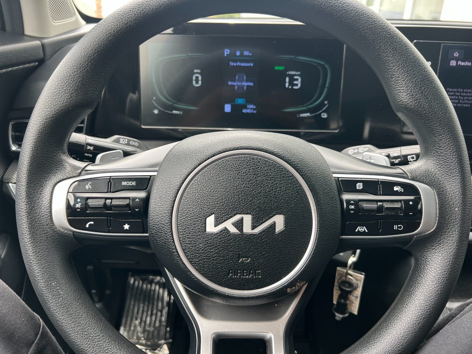 Certified Used 2024 Gray Kia LX image 21