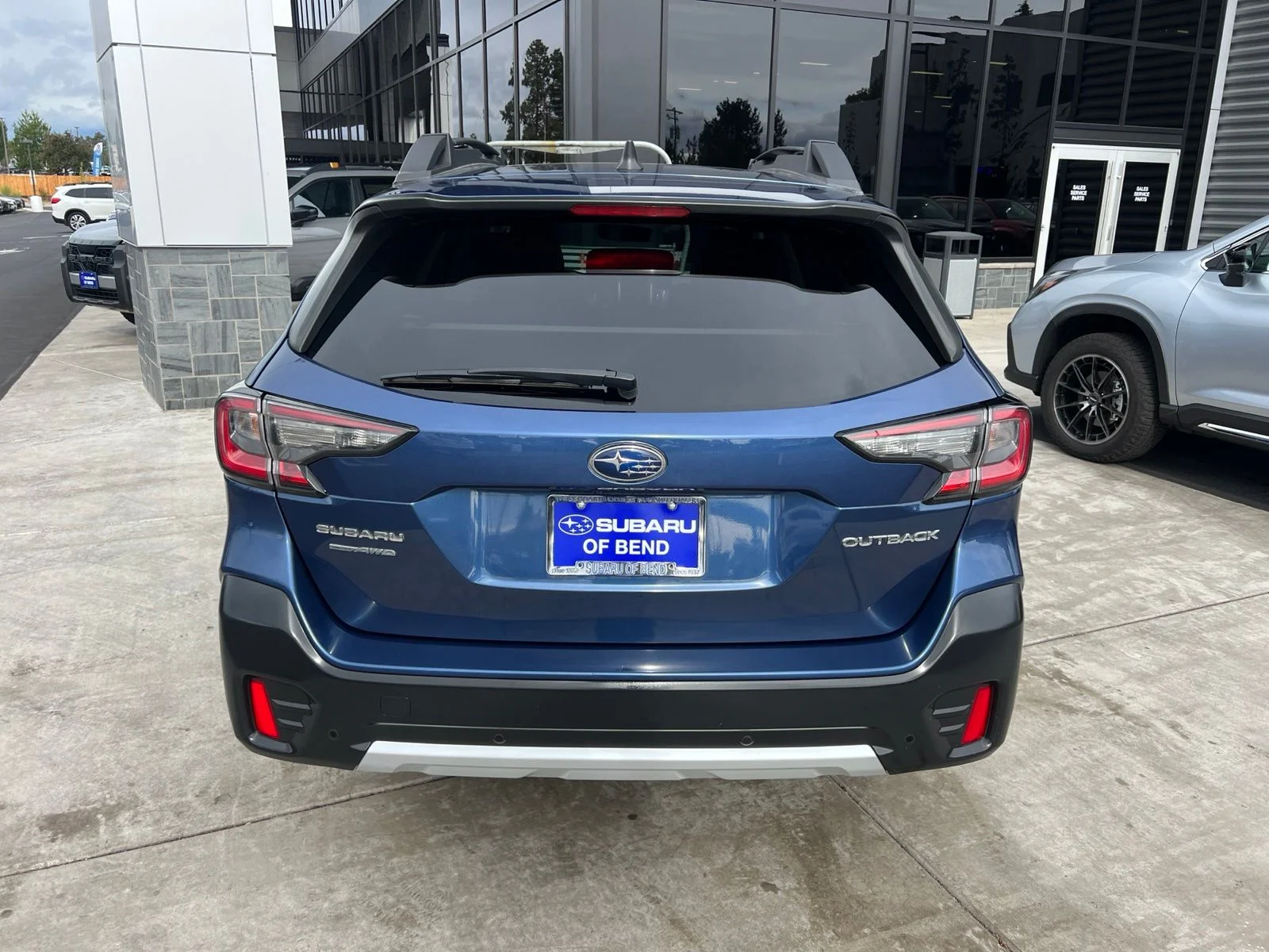 Used 2020 Abyss Blue Pearl Subaru Limited image 6