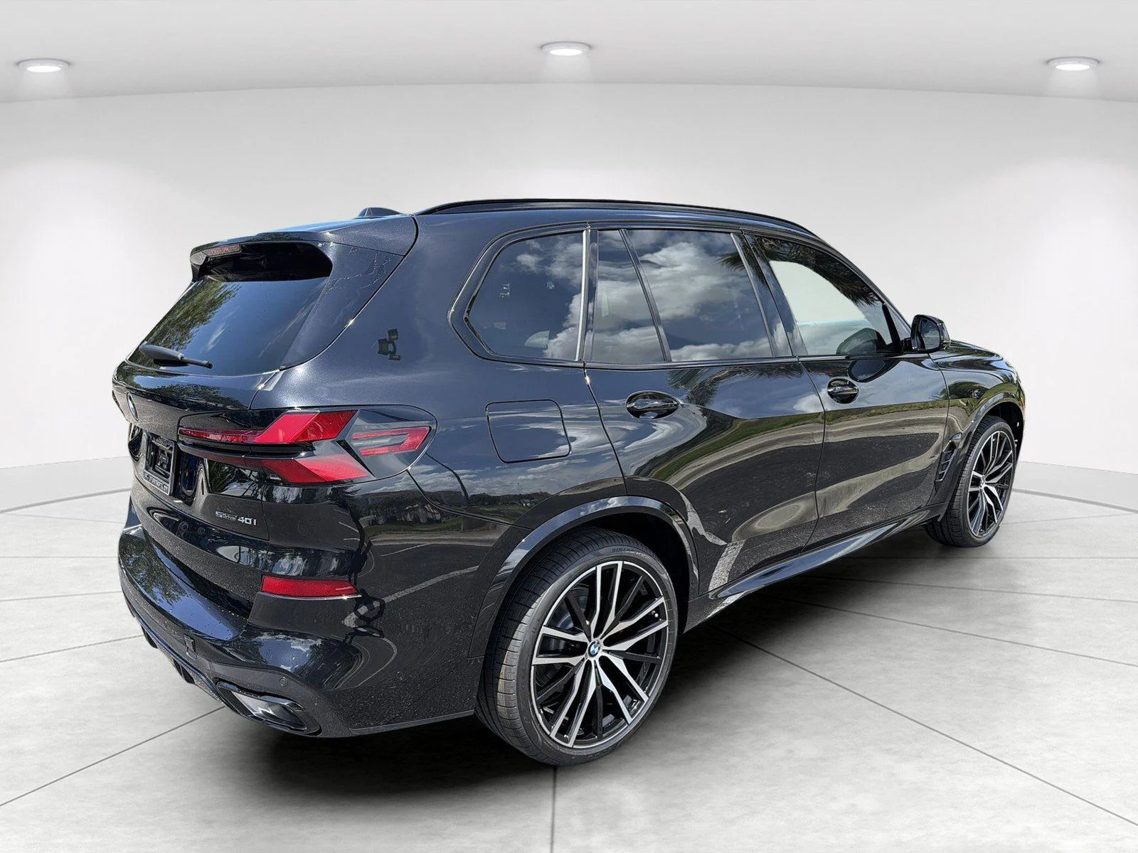New 2026 Black Sapphire Metallic BMW sDrive40i image 4