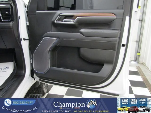 Used 2024 White Frost Tricoat GMC Denali image 58