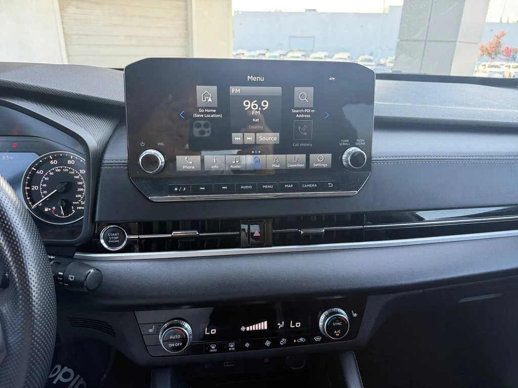Used 2024 Red Mitsubishi SE image 21