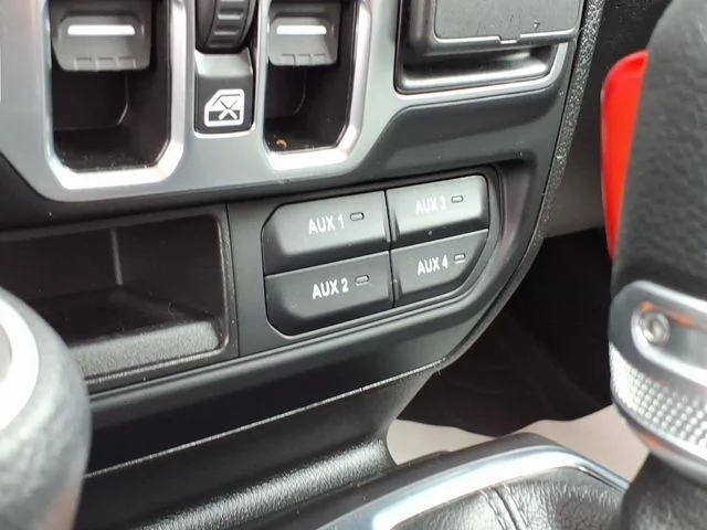 Used 2025 Black Jeep Nighthawk image 27