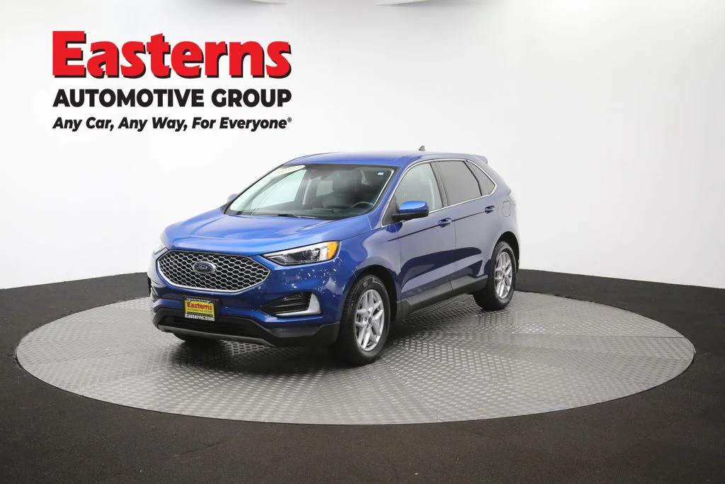 Used 2023 Blue Ford SEL image 57
