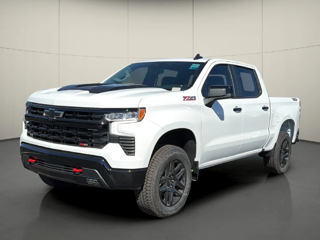 New 2026 Summit White Chevrolet LT Trail Boss image 3