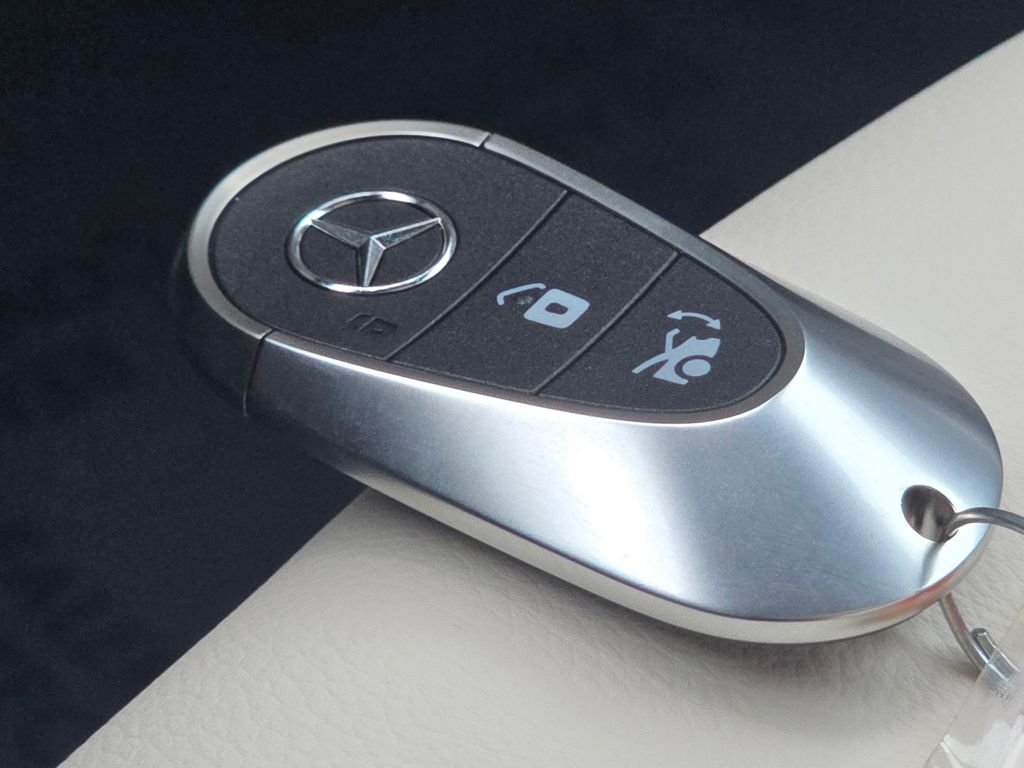 New 2027 Polar White Mercedes-Benz CLA 220 image 33