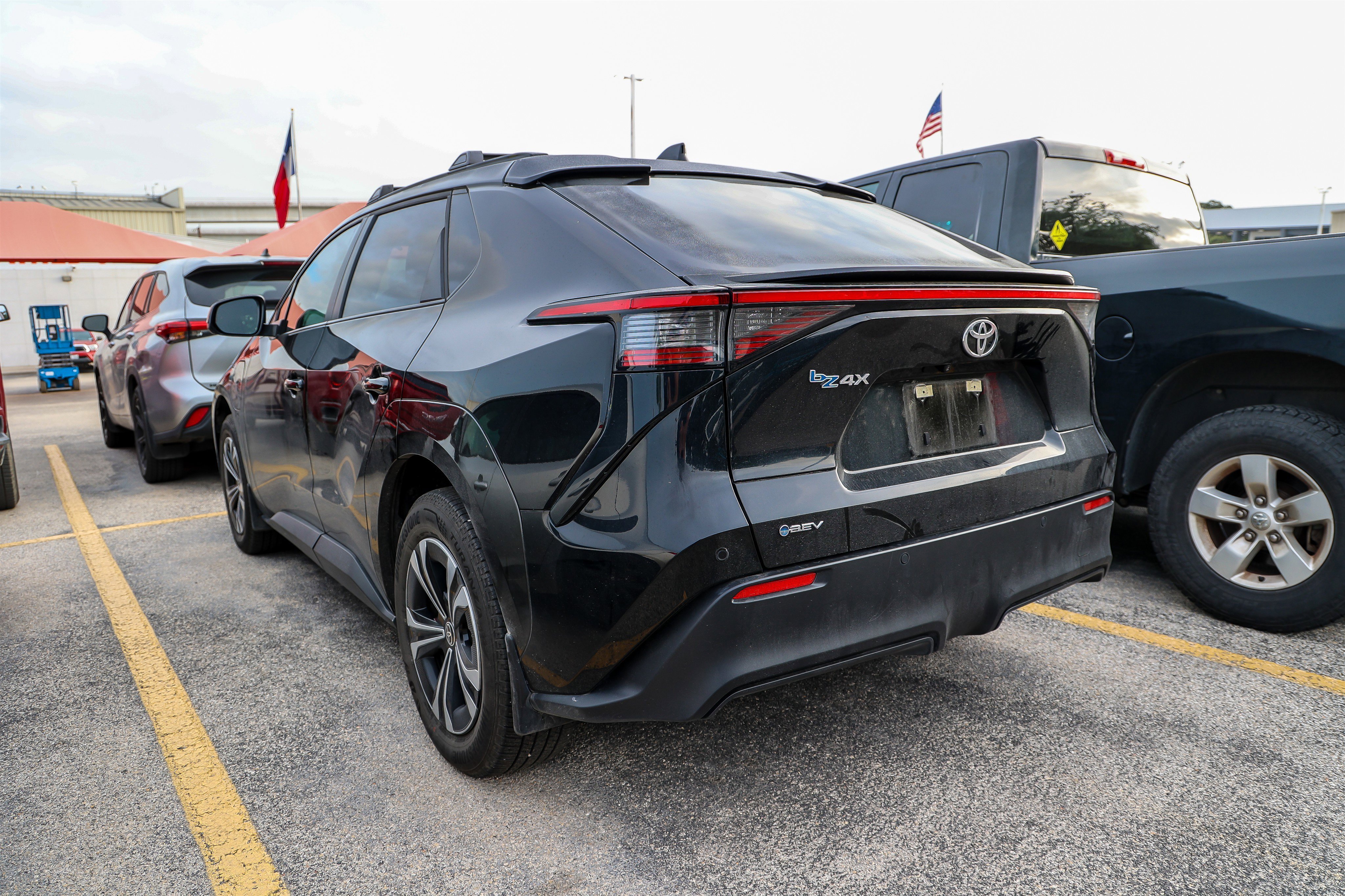 Used 2024 Black Toyota XLE image 8