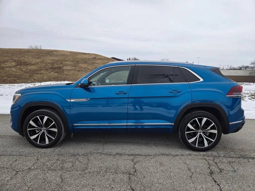 Used 2024 Blue Volkswagen 2.0T SEL Premium R-Line image 2