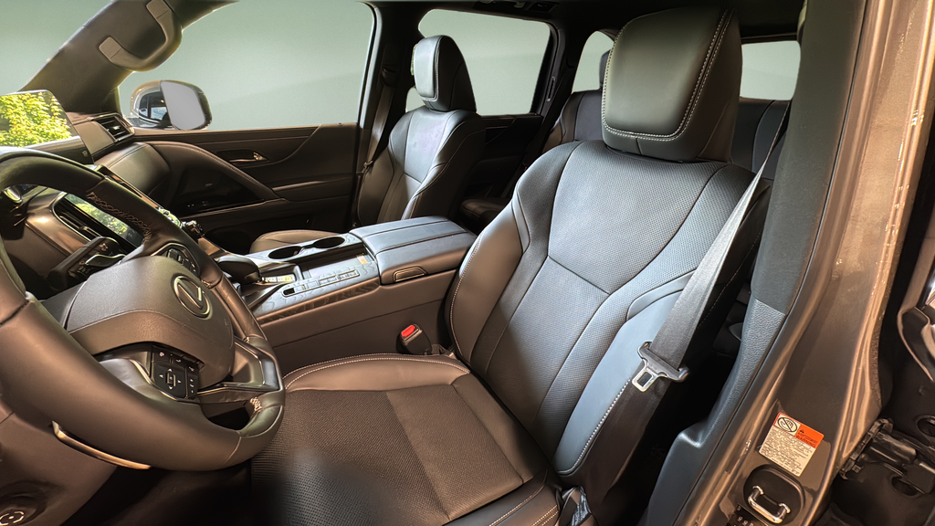 2026 Lexus LX 700h Luxury - Photo 13