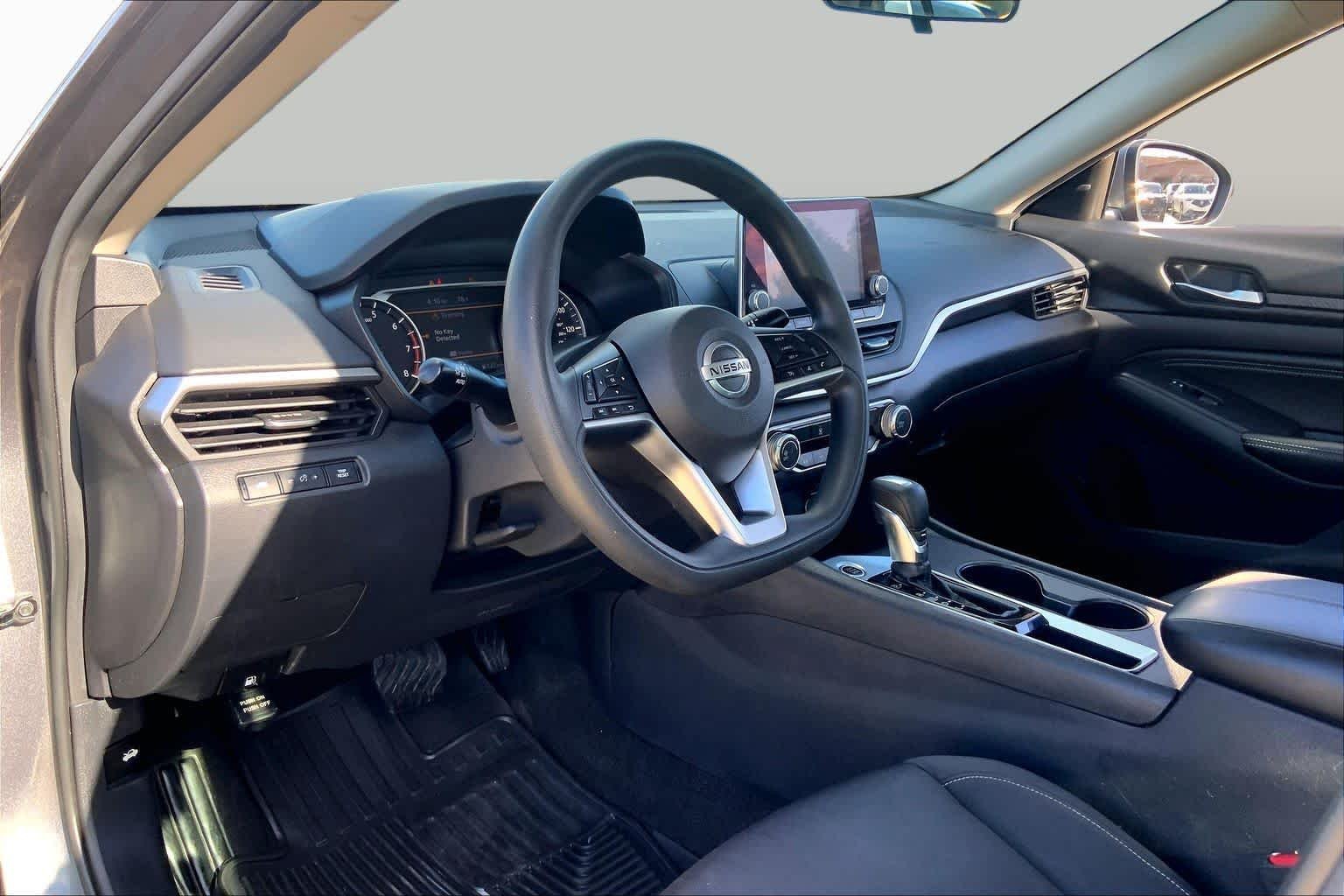 Used 2020 Gun Metallic Nissan 2.5 S image 17