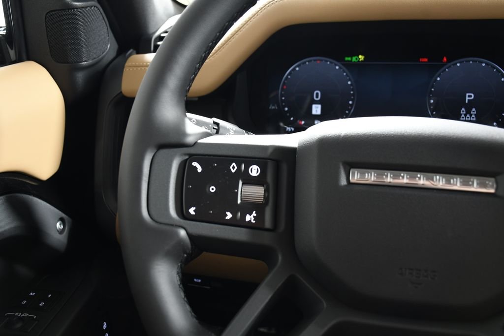 New 2026 Santorini Blk Land Rover S image 28