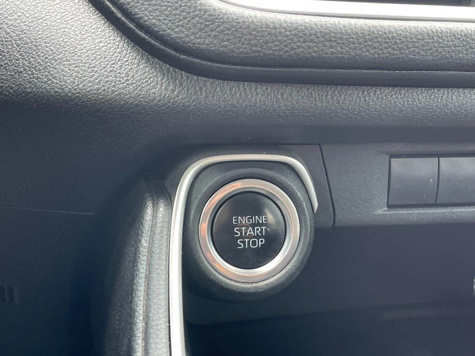 Used 2024  Toyota XLE image 25