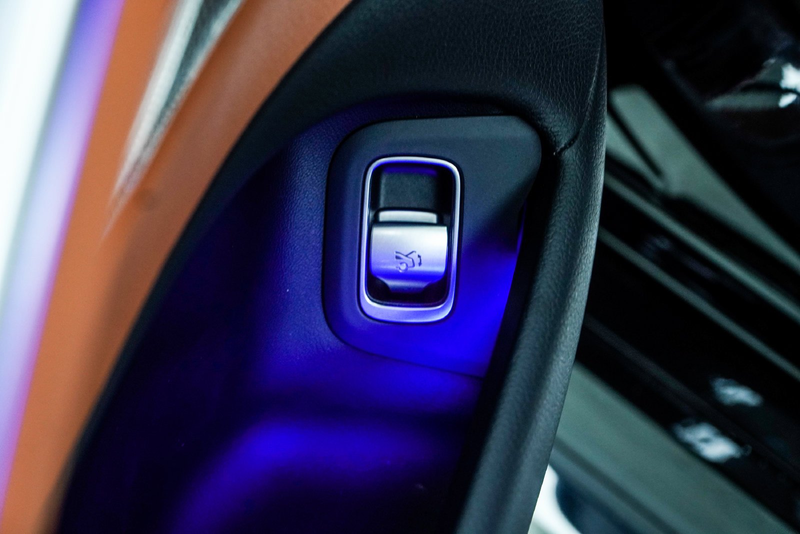 Used 2024 Black Mercedes-Benz S 580e image 45