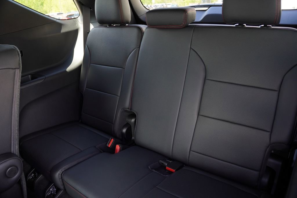 2026 Chevrolet Traverse Z71 - Photo 12